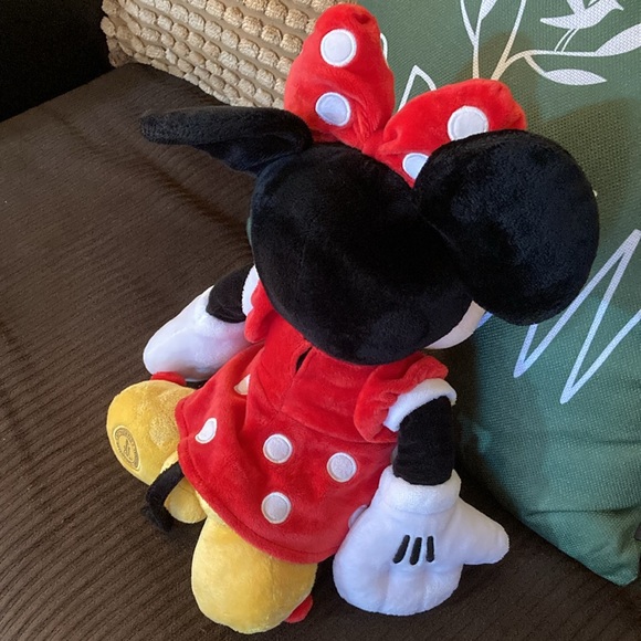 Minnie Mouse from Disney 17” Tall - Picture 4 of 7